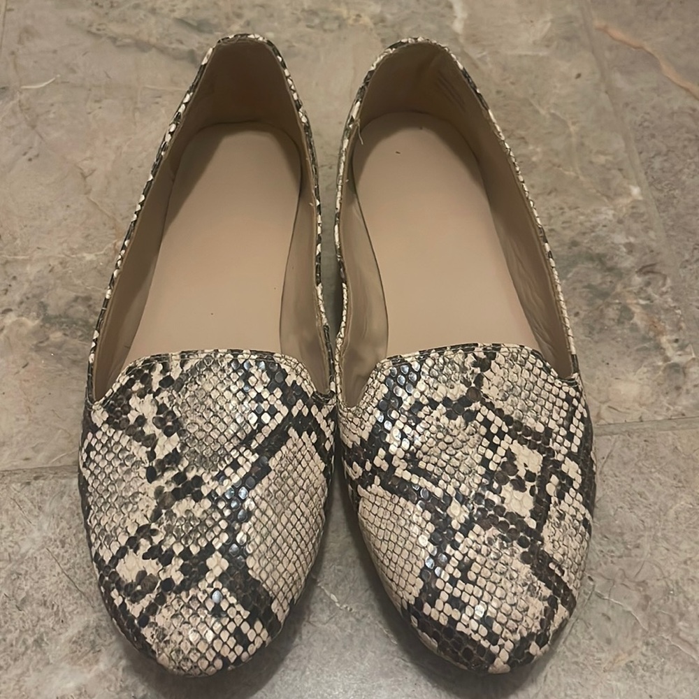Aldo snake skin shoe size 8.
